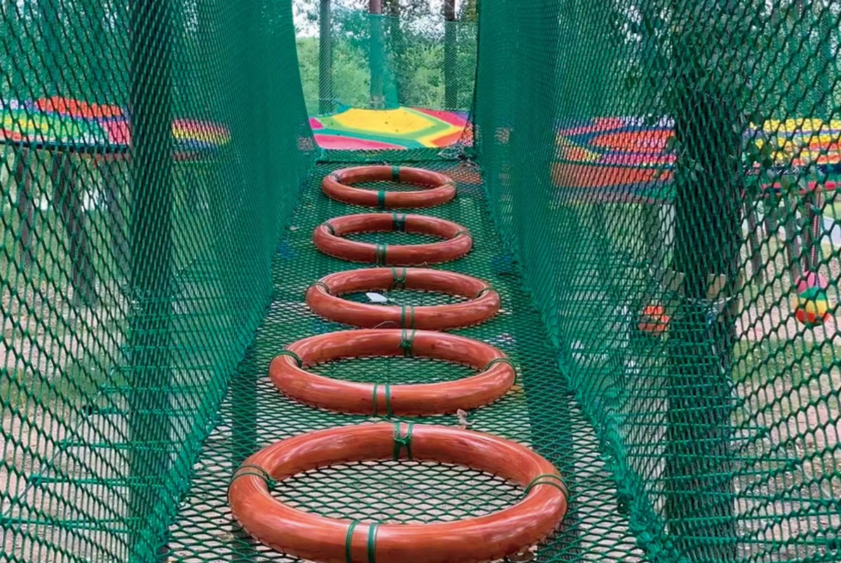 Colorfulnets Customized Advent - Kids Outdoor Adventure Park recensione e prezzo