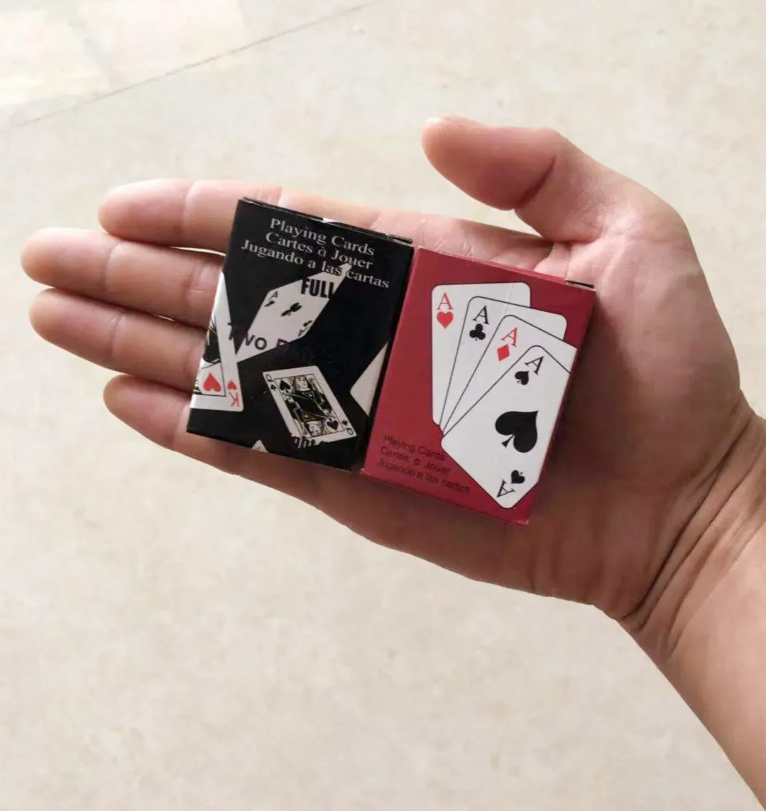 1 piece Mini Cute Poker Cards  - Kids Outdoor Jumping recensione e prezzo