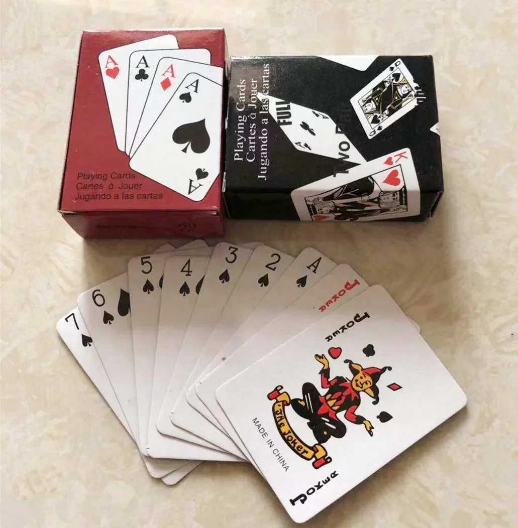 1 piece Mini Cute Poker Cards  - Kids Outdoor Jumping recensione e prezzo