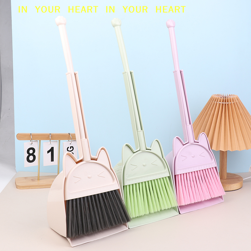【X】1 Set Cartoon Flexible Bris - Kids Outdoor Broom recensione e prezzo