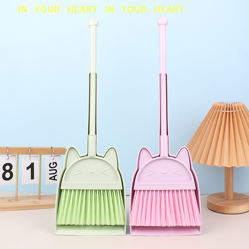 【X】1 Set Cartoon Flexible Bris - Kids Outdoor Broom recensione e prezzo