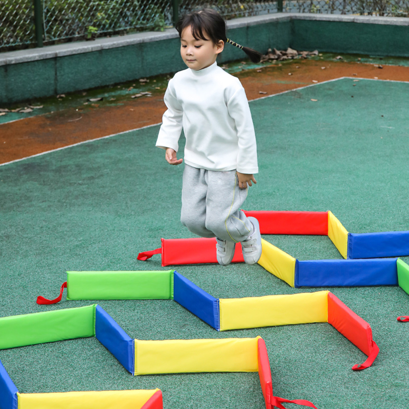 Outdoor Children's Games Jumpi - Kids Outdoor Obstacle Course recensione e prezzo