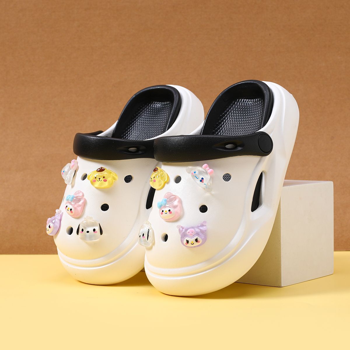 Multi-Color Sanrio Themed Kids - Kids Outdoor Wear recensione e prezzo