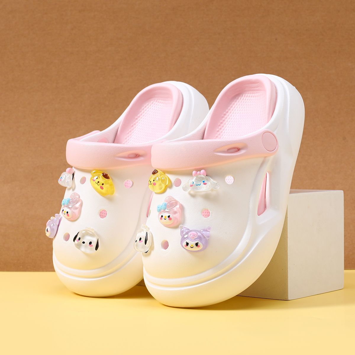 Multi-Color Sanrio Themed Kids - Kids Outdoor Wear recensione e prezzo