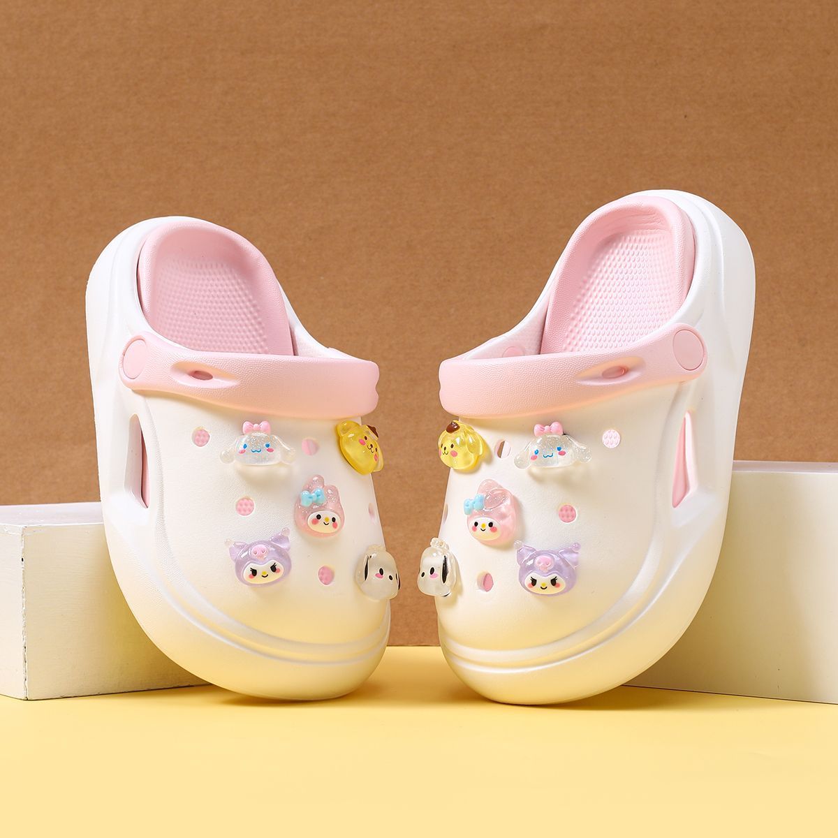 Multi-Color Sanrio Themed Kids - Kids Outdoor Wear recensione e prezzo