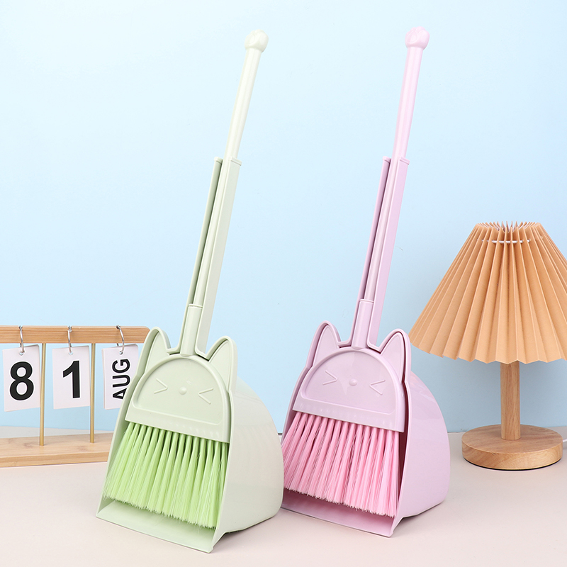 Cartoon-Style Toddler Broom Du - Kids Outdoor Broom recensione e prezzo