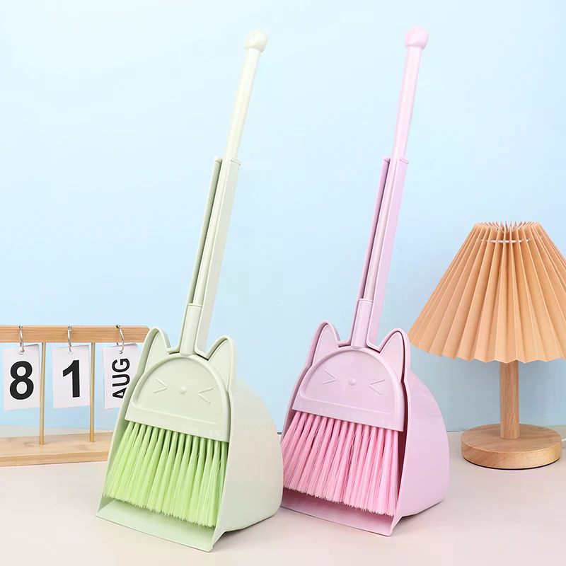 1 Set Cartoon Flexible Bristle - Kids Outdoor Broom recensione e prezzo
